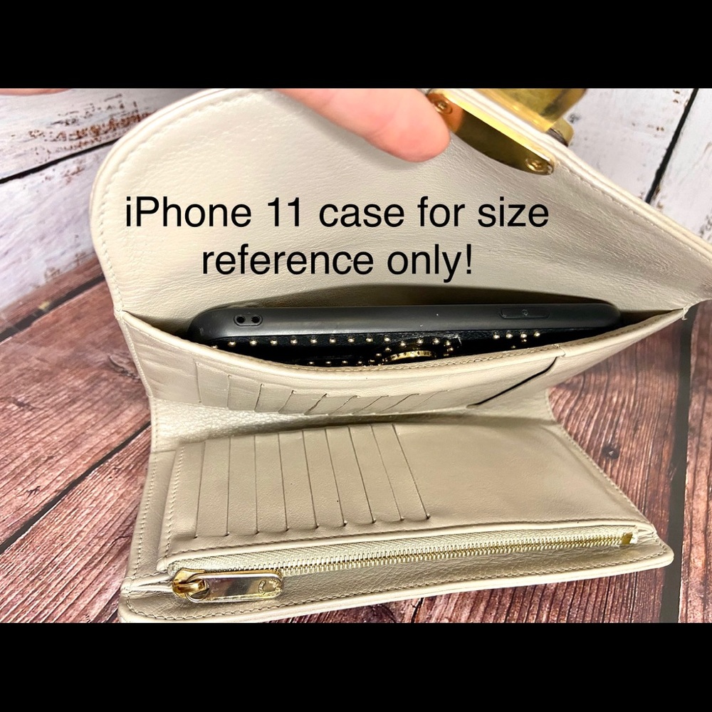 Louis Vuitton Mahina Amelia wallet - Picture 13 of 16